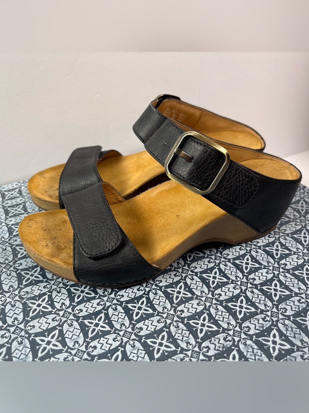 Dansko Tanya Women’s Casual Sandals, Size 38/7.5-8, Burnished Leather Black - Picture 3 of 16